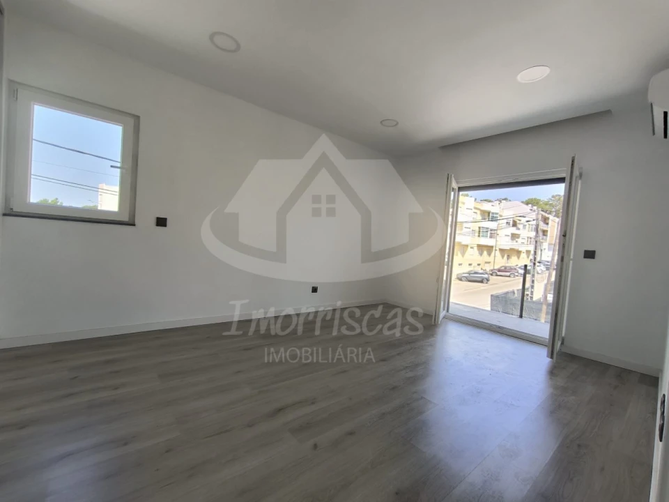 Moradia T3 para Venda em Fernao Ferro Foto 10