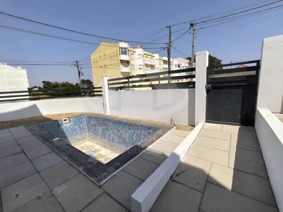 Moradia T3 para Venda em Fernao Ferro Foto 28