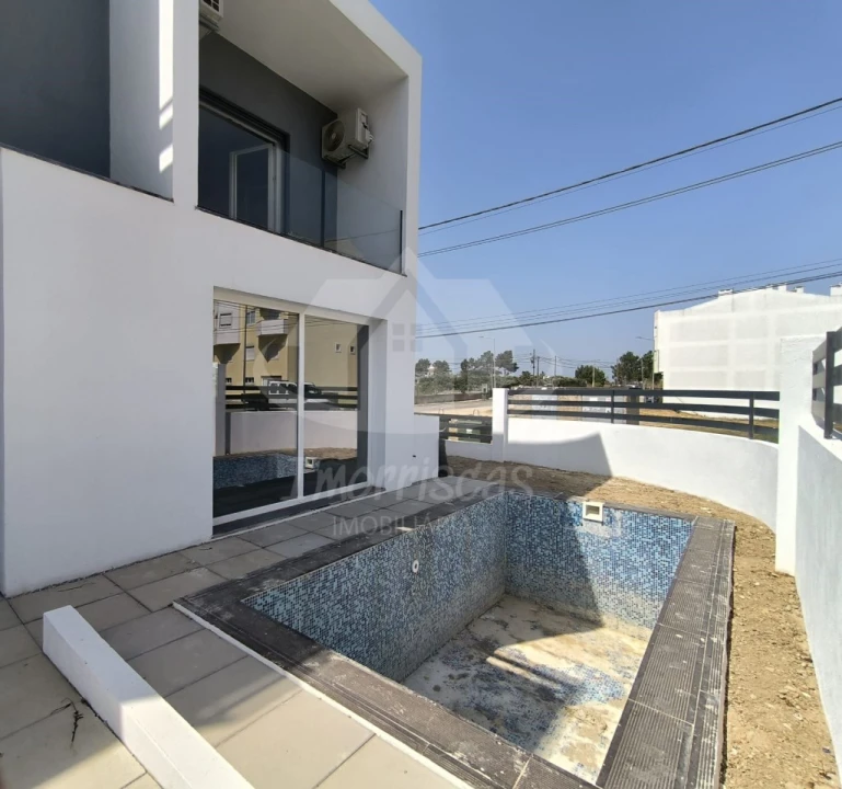 Moradia T3 para Venda em Fernao Ferro Foto 27