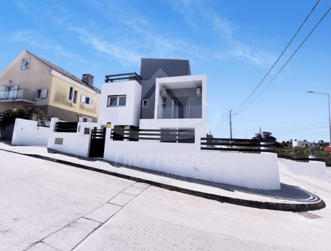 Moradia T3 para Venda em Fernao Ferro Foto 3