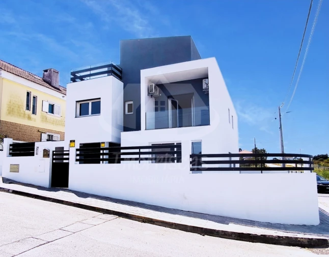 Moradia T3 para Venda em Fernao Ferro Foto 2