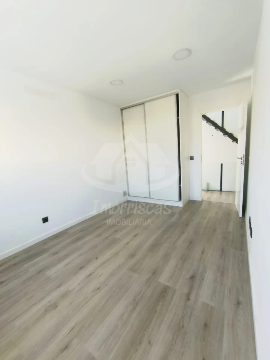 Moradia T3 para Venda em Fernao Ferro Foto 13