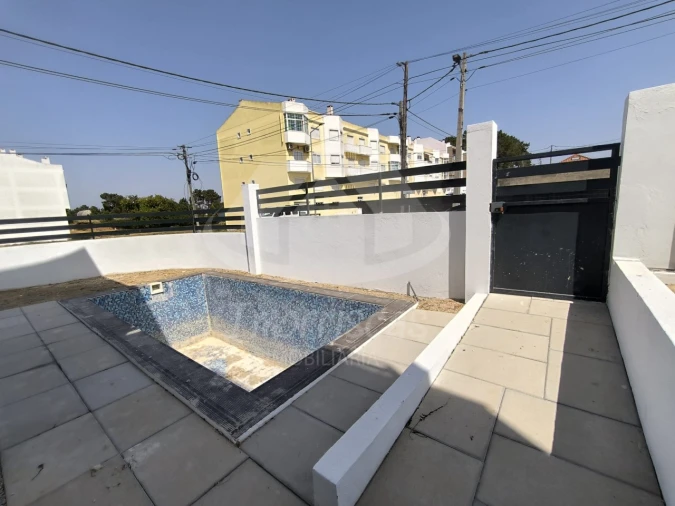 Moradia T3 para Venda em Fernao Ferro Foto 28