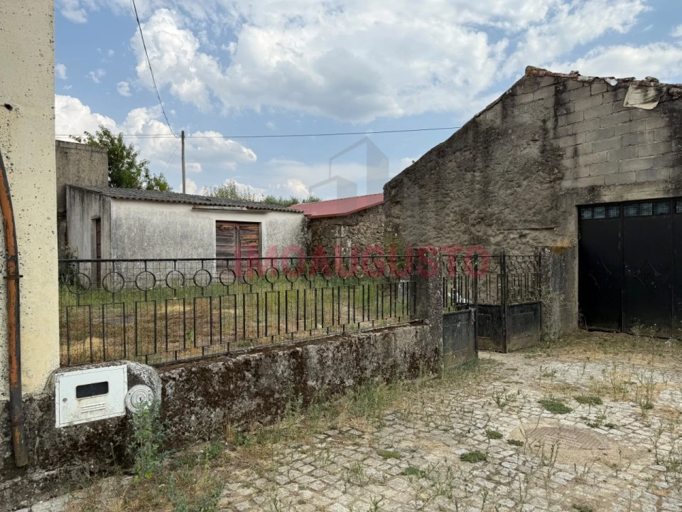 Moradia T3 para Venda em Terras de Massueime Foto 14