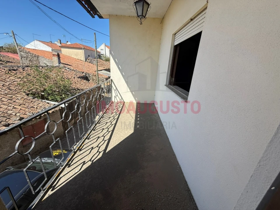 Moradia T3 para Venda em Terras de Massueime Foto 10