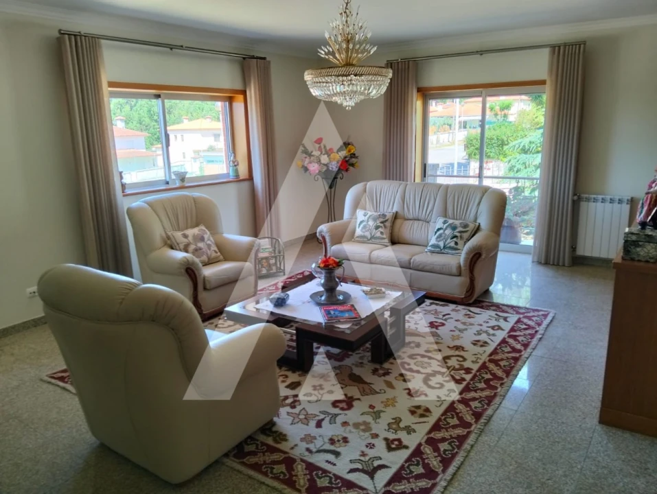 Moradia T4 para Venda em Geraz do Lima (Santa Maria, Santa Leocádia, Moreira), Deão Foto 2