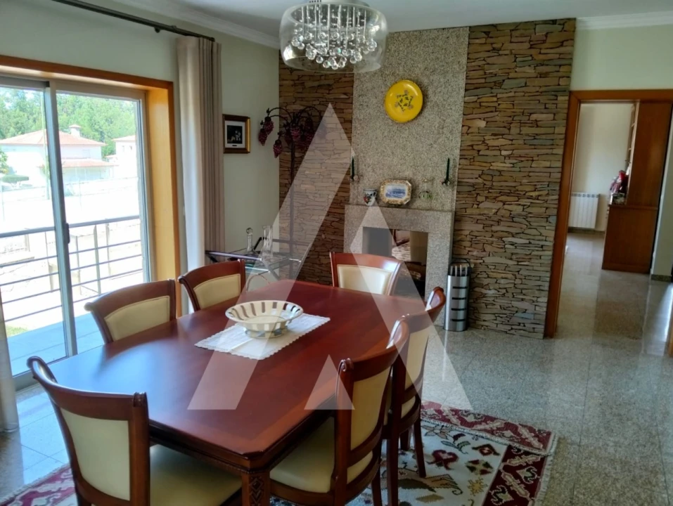 Moradia T4 para Venda em Geraz do Lima (Santa Maria, Santa Leocádia, Moreira), Deão Foto 4