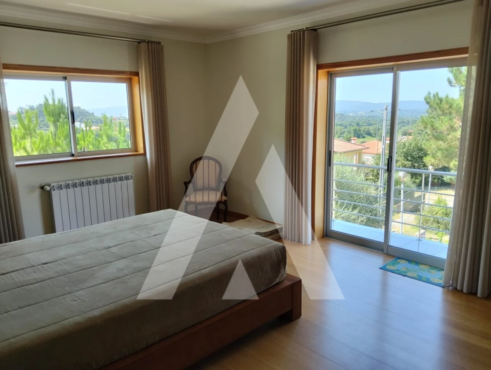 Moradia T4 para Venda em Geraz do Lima (Santa Maria, Santa Leocádia, Moreira), Deão Foto 8