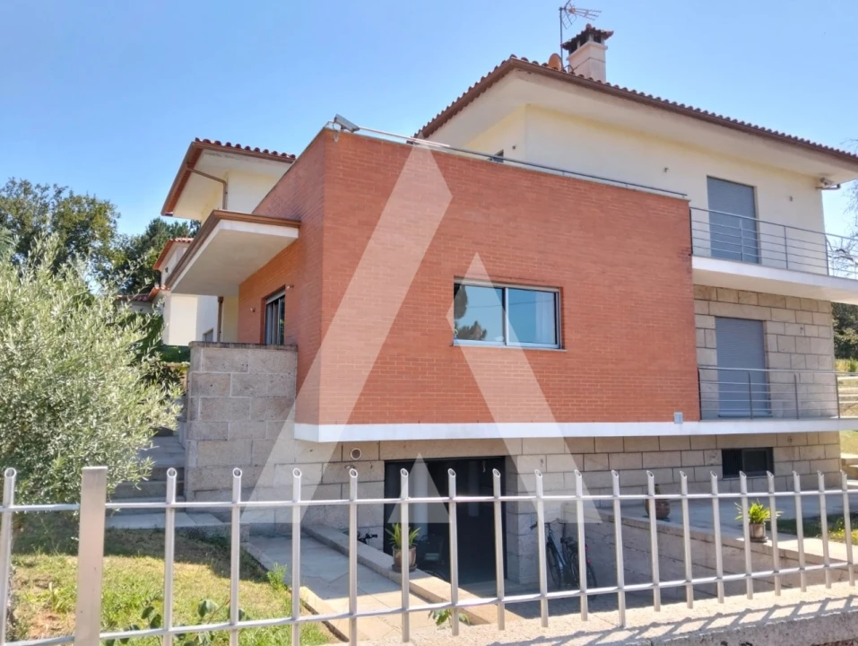 Moradia T4 para Venda em Geraz do Lima (Santa Maria, Santa Leocádia, Moreira), Deão Foto 23