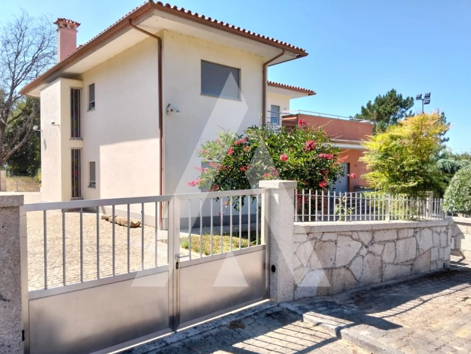 Moradia T4 para Venda em Geraz do Lima (Santa Maria, Santa Leocádia, Moreira), Deão Foto 21