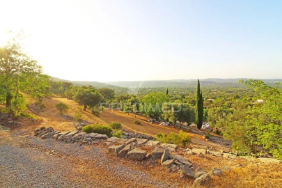 Moradia T3 para Venda em Santa Barbara de Nexe