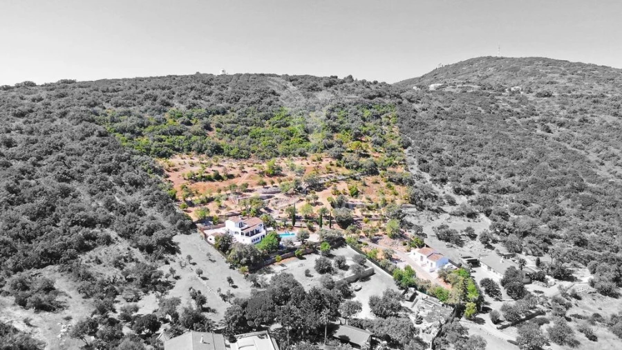 Moradia T3 para Venda em Santa Barbara de Nexe Foto 3