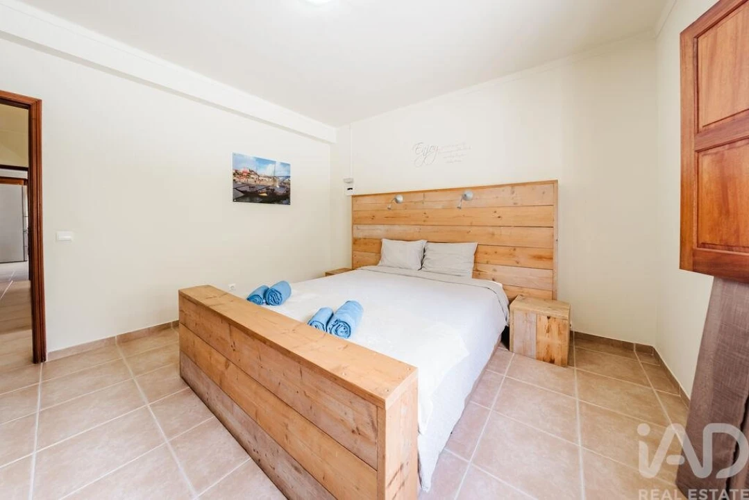 Moradia T5 para Venda em Salir de Matos Foto 15