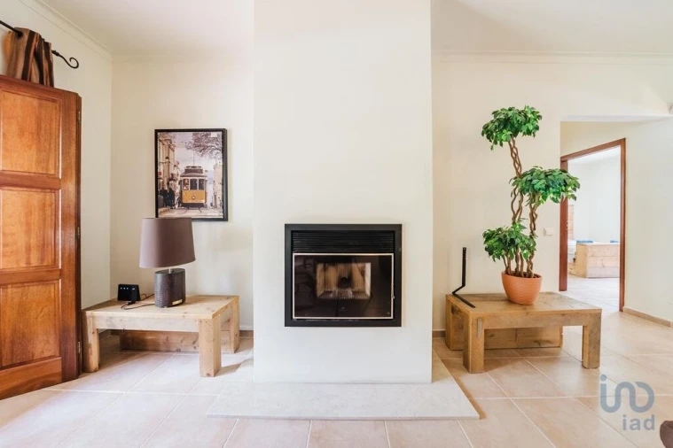 Moradia T5 para Venda em Salir de Matos Foto 6