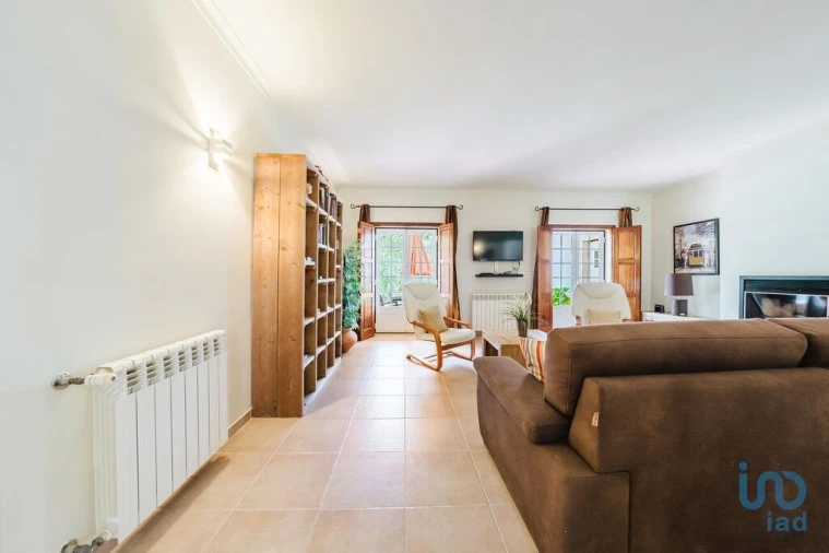 Moradia T5 para Venda em Salir de Matos Foto 4