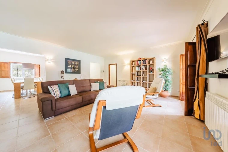 Moradia T5 para Venda em Salir de Matos Foto 7