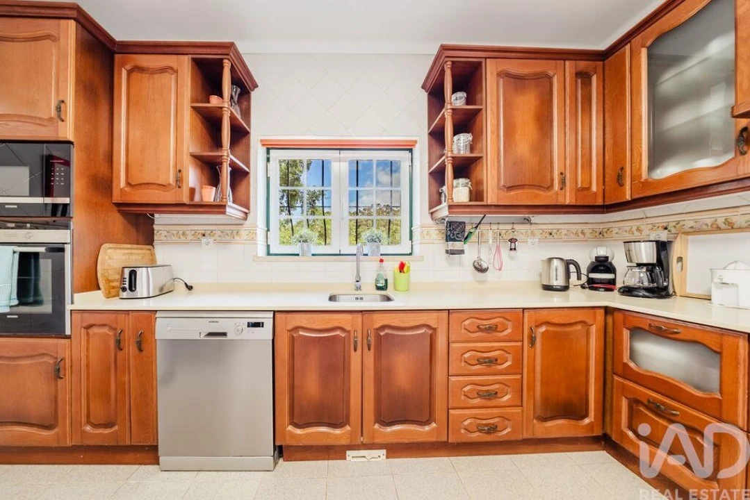 Moradia T5 para Venda em Salir de Matos Foto 18