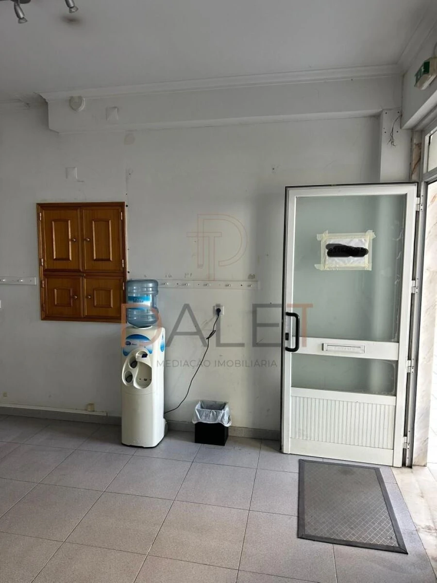 Loja para Arrendamento em Falagueira-Venda Nova Foto 3