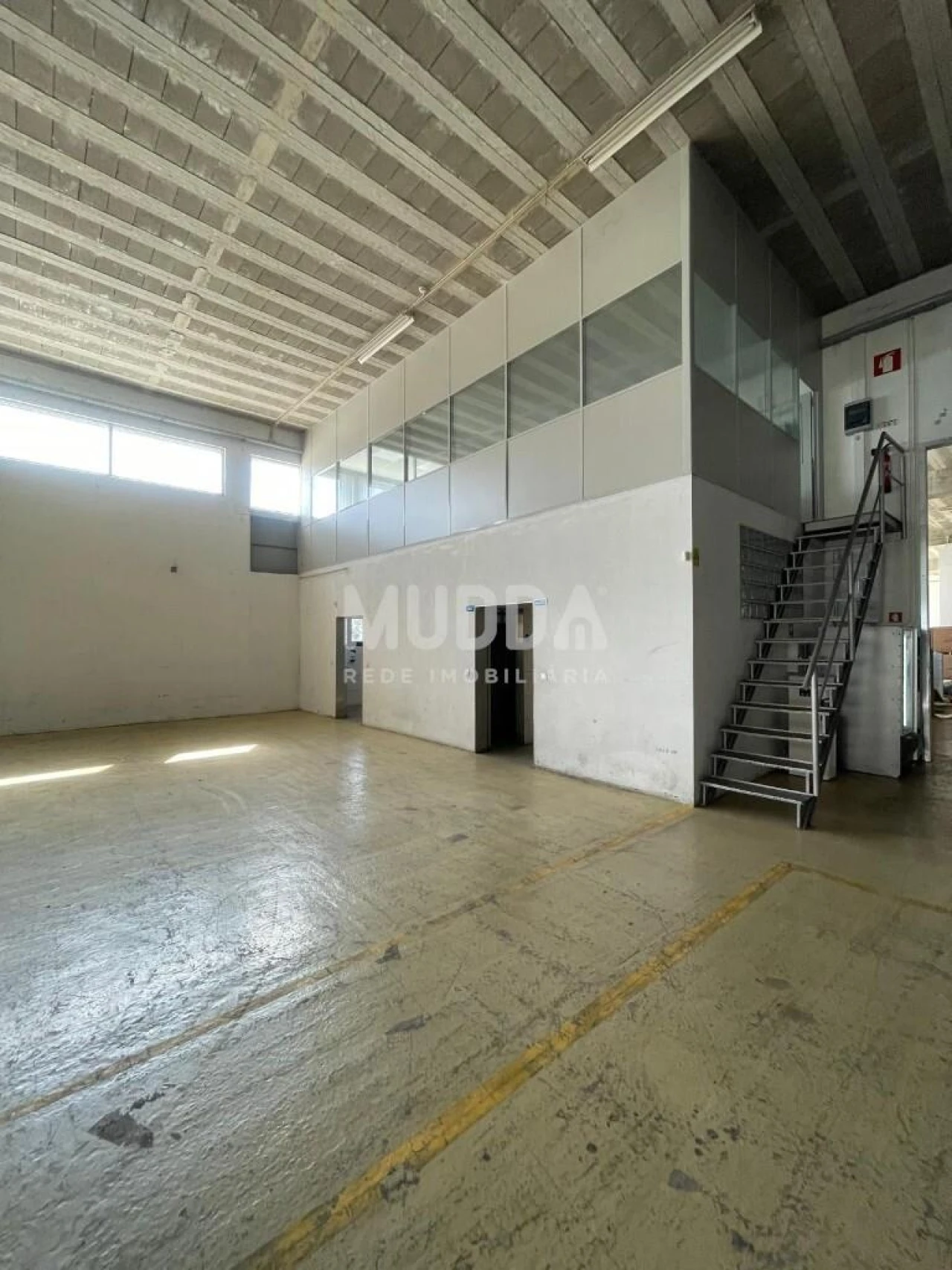 Armazém para Arrendamento em Escapães Foto 3