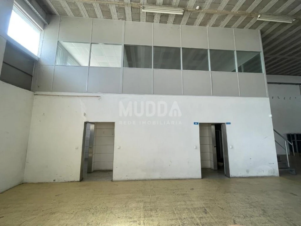 Armazém para Arrendamento em Escapães Foto 2