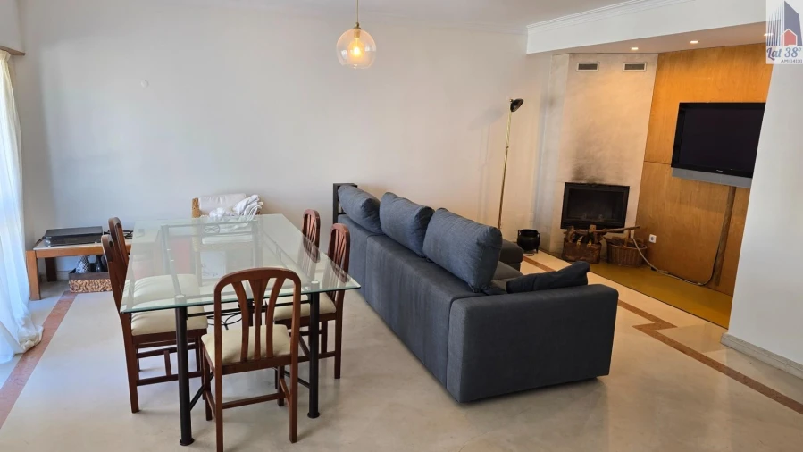 Apartamento T4 para Arrendamento em Lumiar Foto 3