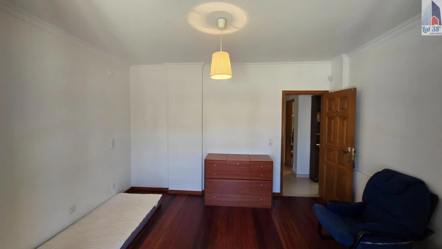 Apartamento T4 para Arrendamento em Lumiar Foto 10