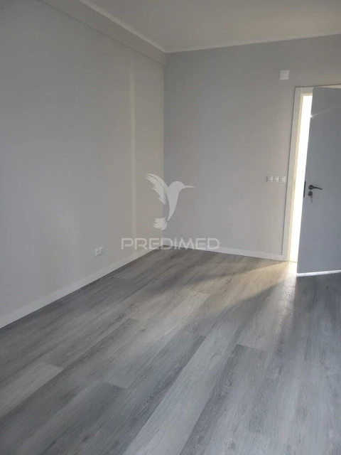 Apartamento T2 para Venda em Oeiras e São Julião da Barra, Paço de Arcos e Caxias