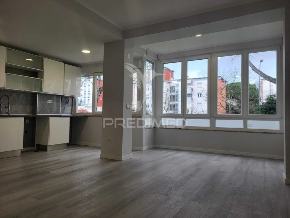 Apartamento T2 para Venda em Oeiras e São Julião da Barra, Paço de Arcos e Caxias Foto 1