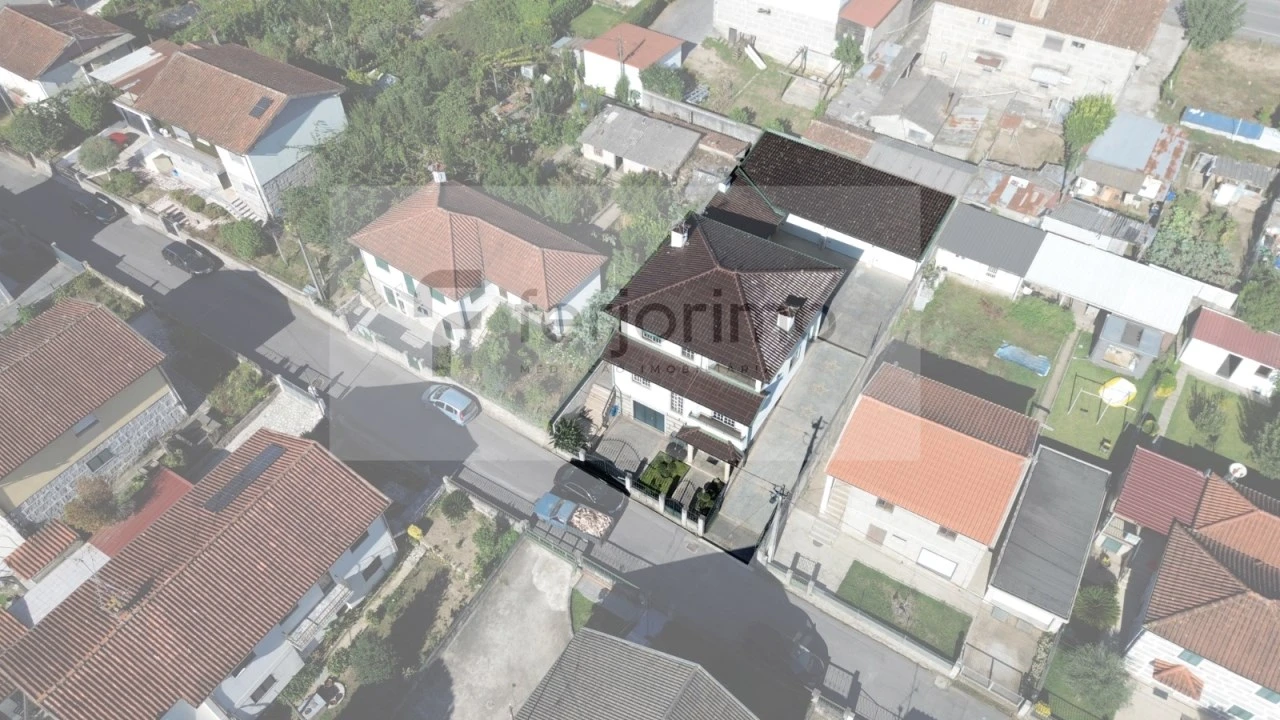 Moradia T4 para Venda em Caldelas Foto 2