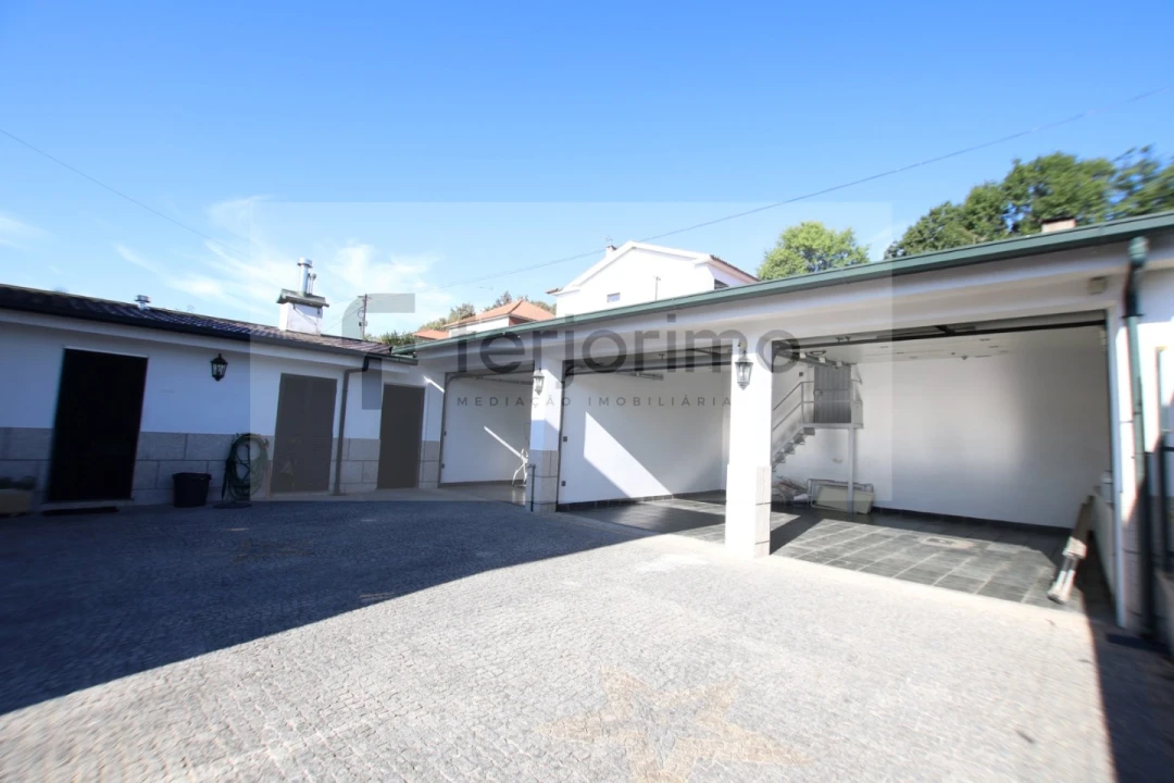 Moradia T4 para Venda em Caldelas Foto 11