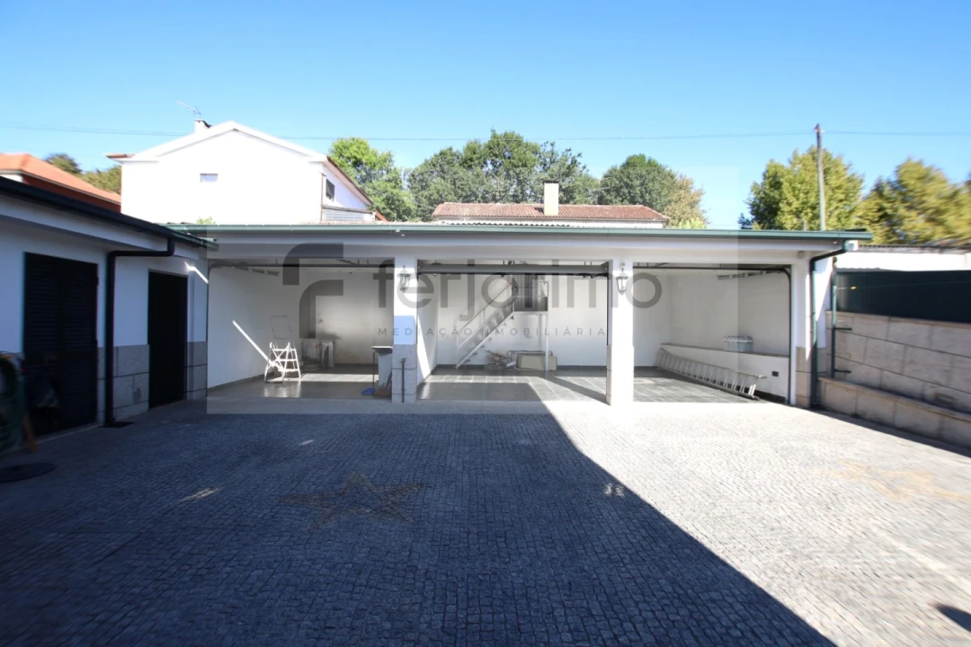 Moradia T4 para Venda em Caldelas Foto 12