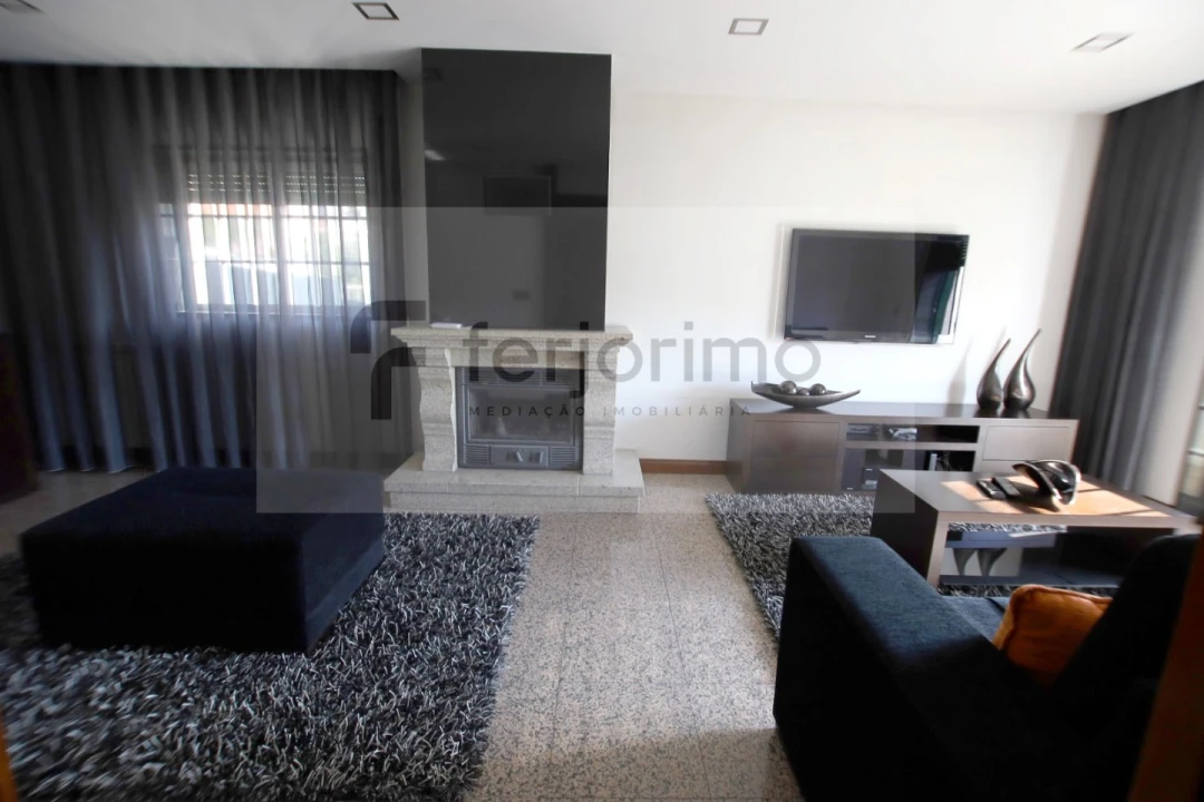 Moradia T4 para Venda em Caldelas Foto 31