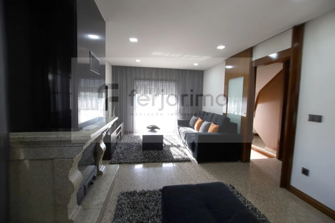 Moradia T4 para Venda em Caldelas Foto 32