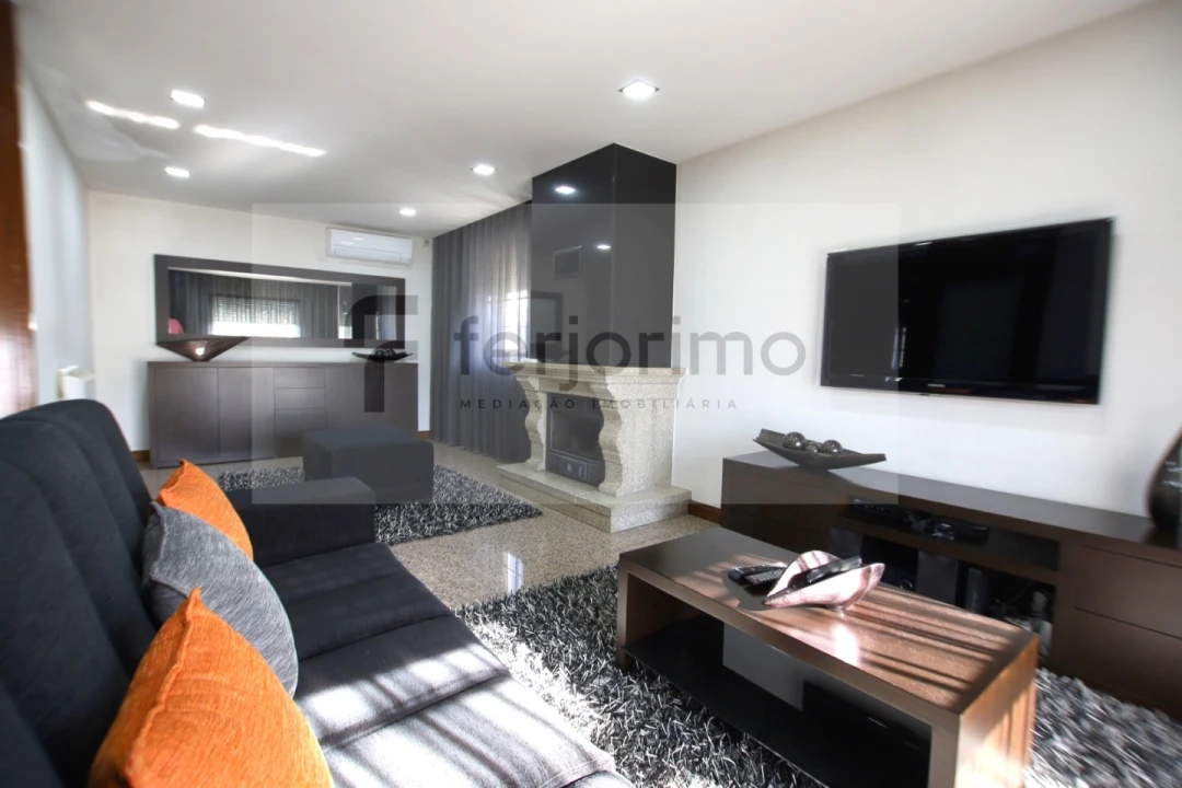 Moradia T4 para Venda em Caldelas Foto 34