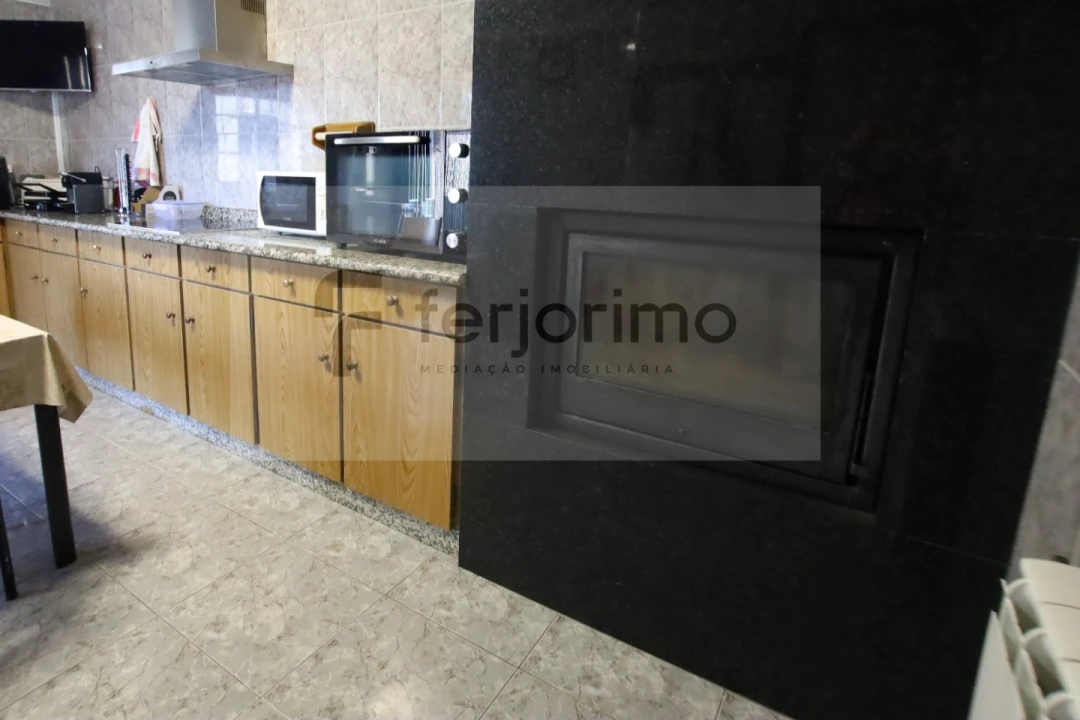 Moradia T4 para Venda em Caldelas Foto 51