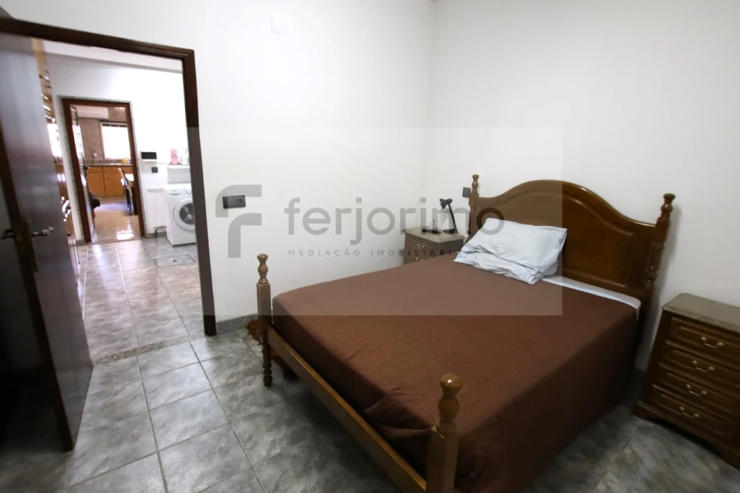 Moradia T4 para Venda em Caldelas Foto 58