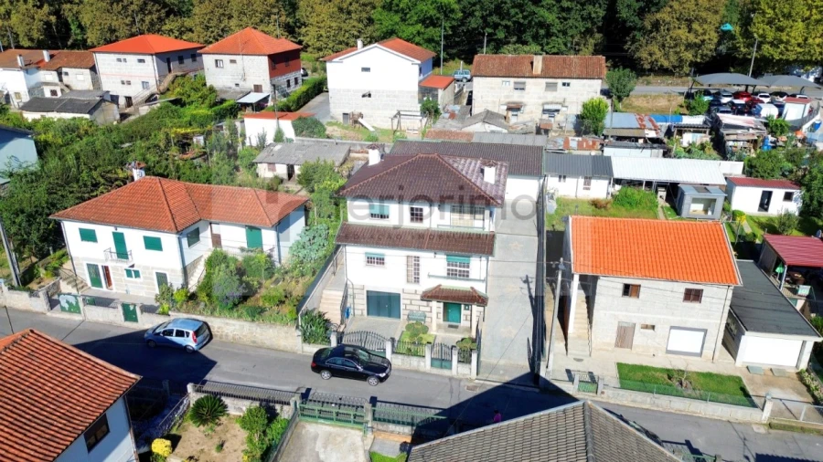 Moradia T4 para Venda em Caldelas Foto 6