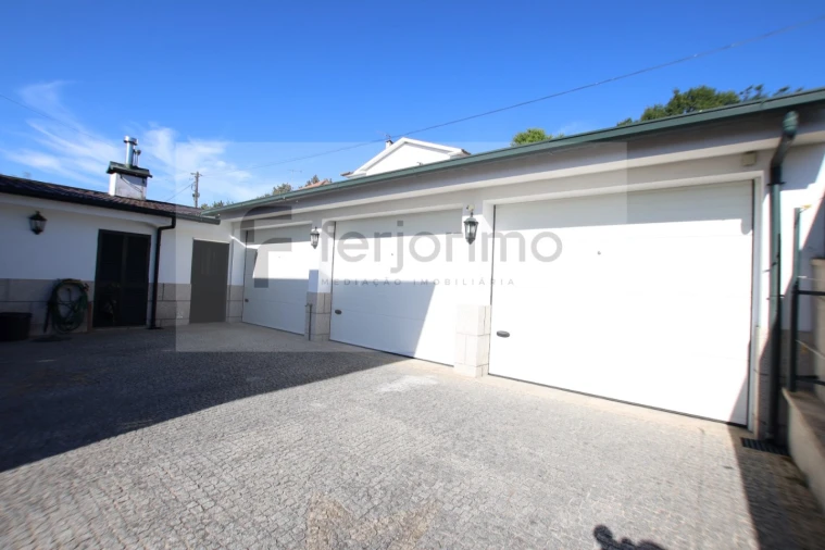 Moradia T4 para Venda em Caldelas Foto 9