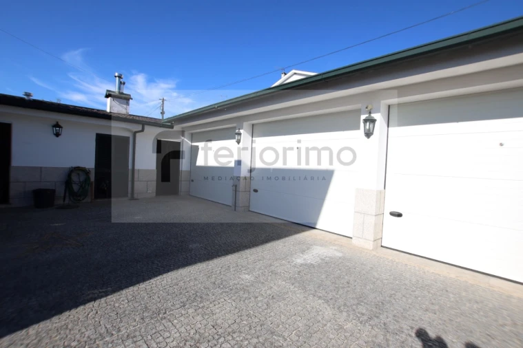 Moradia T4 para Venda em Caldelas Foto 10