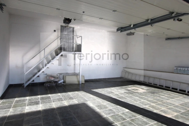 Moradia T4 para Venda em Caldelas Foto 13