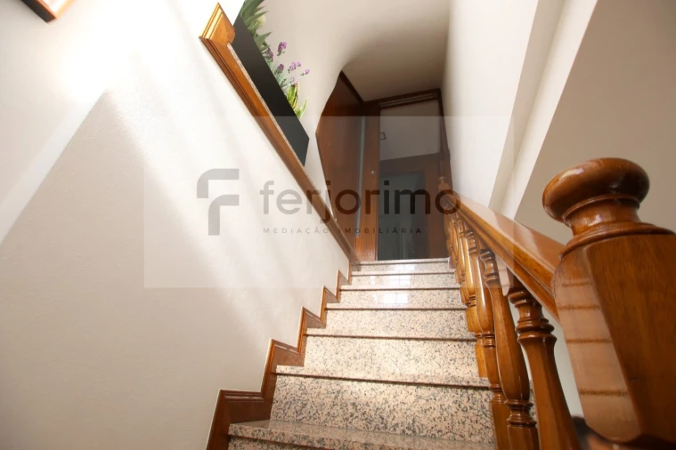 Moradia T4 para Venda em Caldelas Foto 18