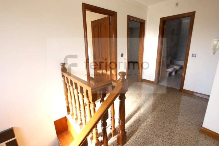 Moradia T4 para Venda em Caldelas Foto 37