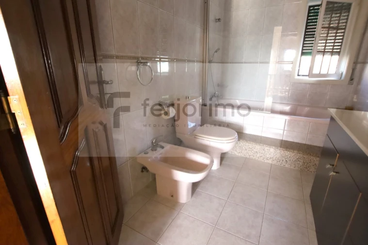 Moradia T4 para Venda em Caldelas Foto 46