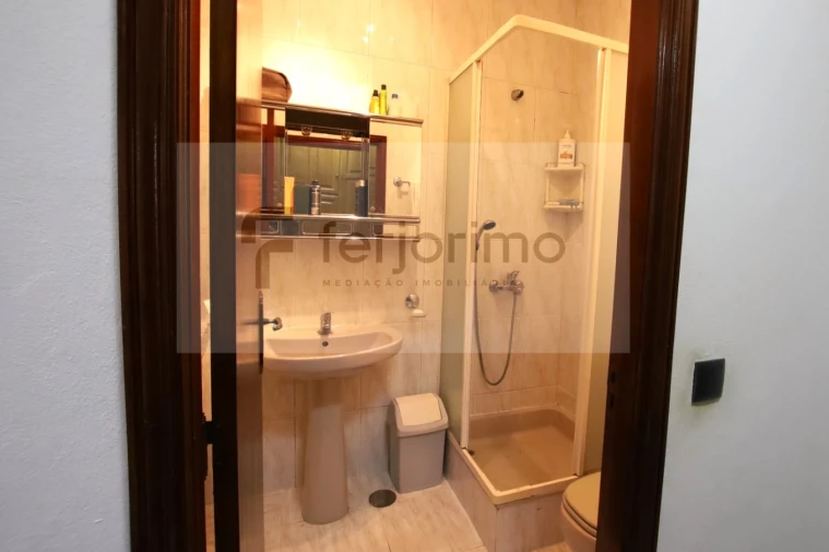 Moradia T4 para Venda em Caldelas Foto 54