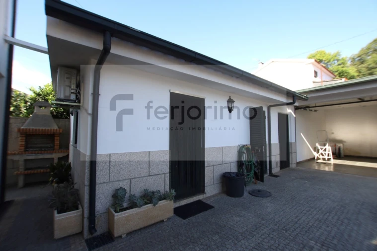 Moradia T4 para Venda em Caldelas Foto 56