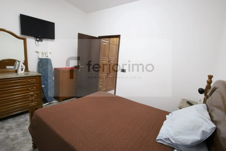 Moradia T4 para Venda em Caldelas Foto 57