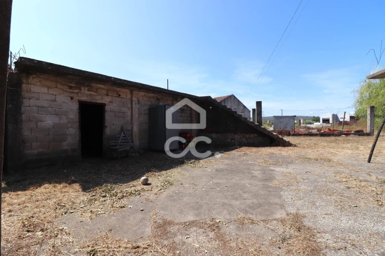 Moradia T3 para Venda em Avelar Foto 15