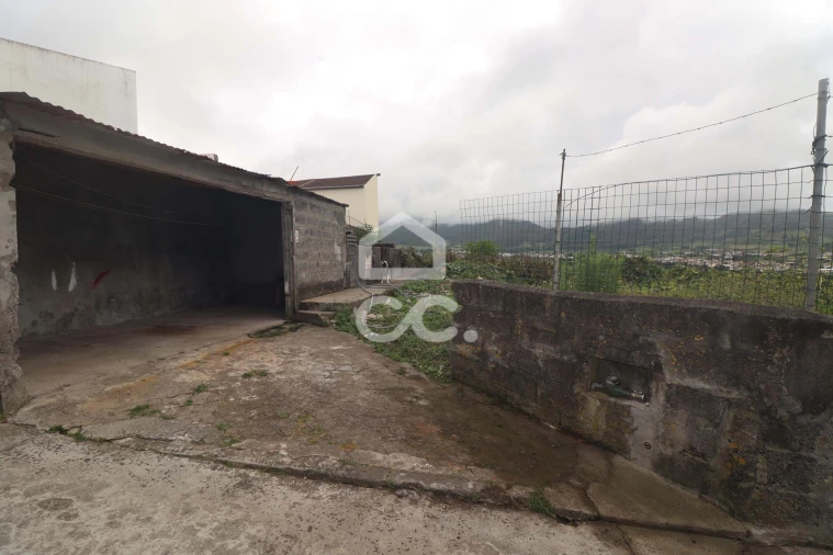 Moradia T4 para Venda em Povoação Foto 17