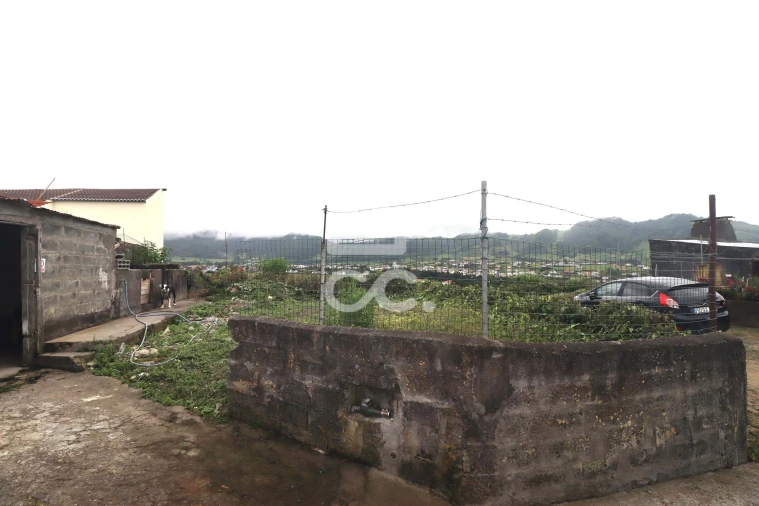 Moradia T4 para Venda em Povoação Foto 18