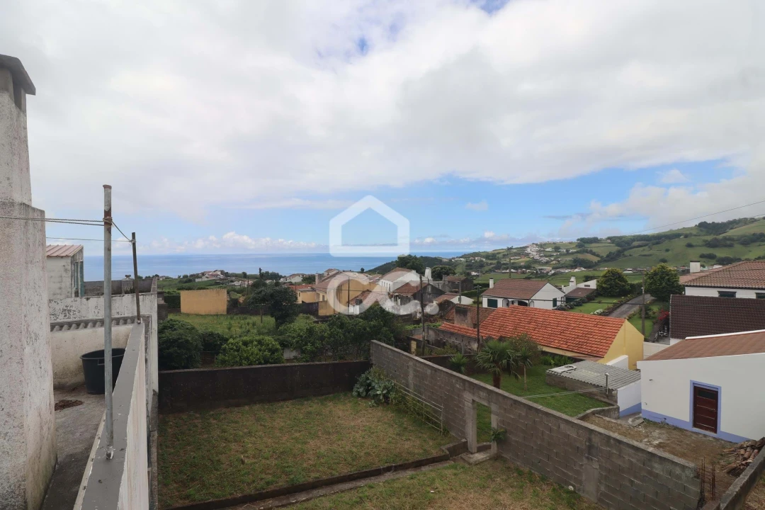 Moradia T4 para Venda em Povoação Foto 12